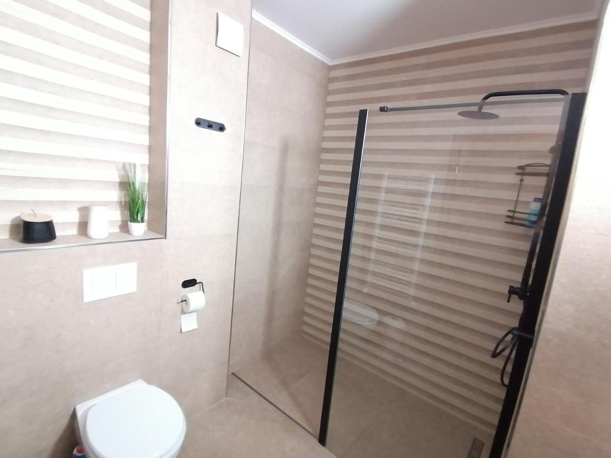 Apartman Sarah Oradea Exterior foto