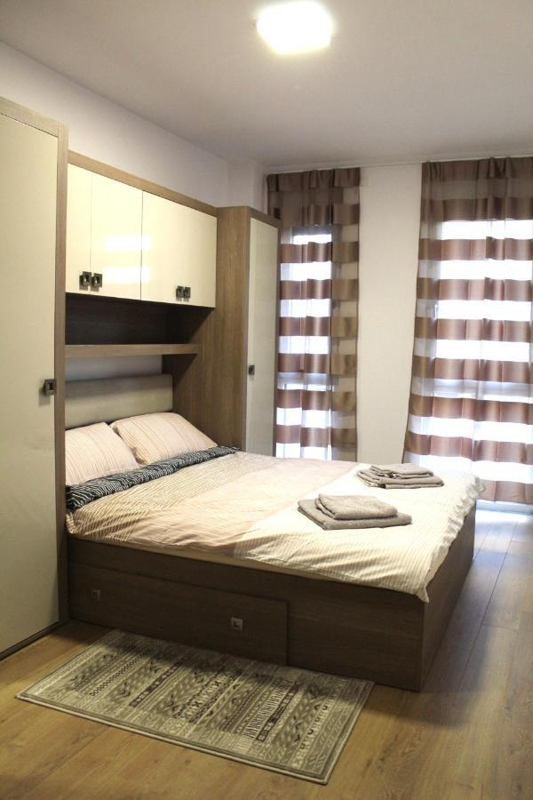 Apartman Sarah Oradea Exterior foto