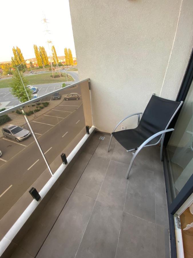 Apartman Sarah Oradea Exterior foto