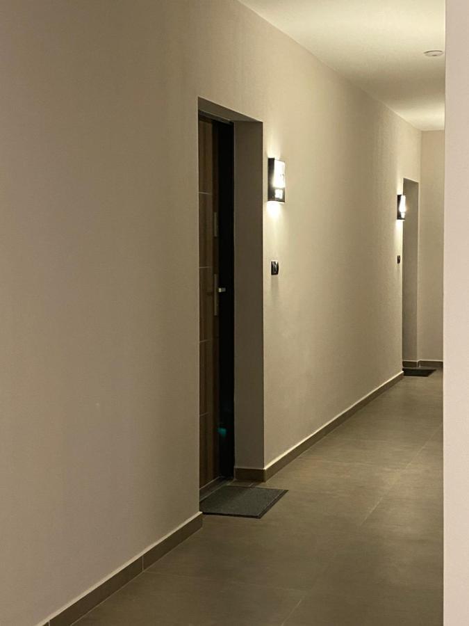 Apartman Sarah Oradea Exterior foto