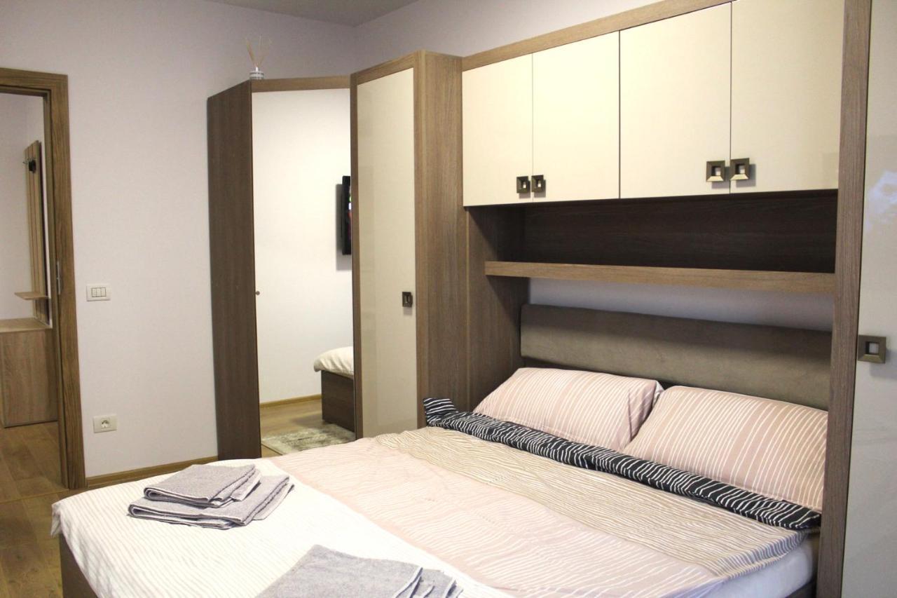 Apartman Sarah Oradea Exterior foto