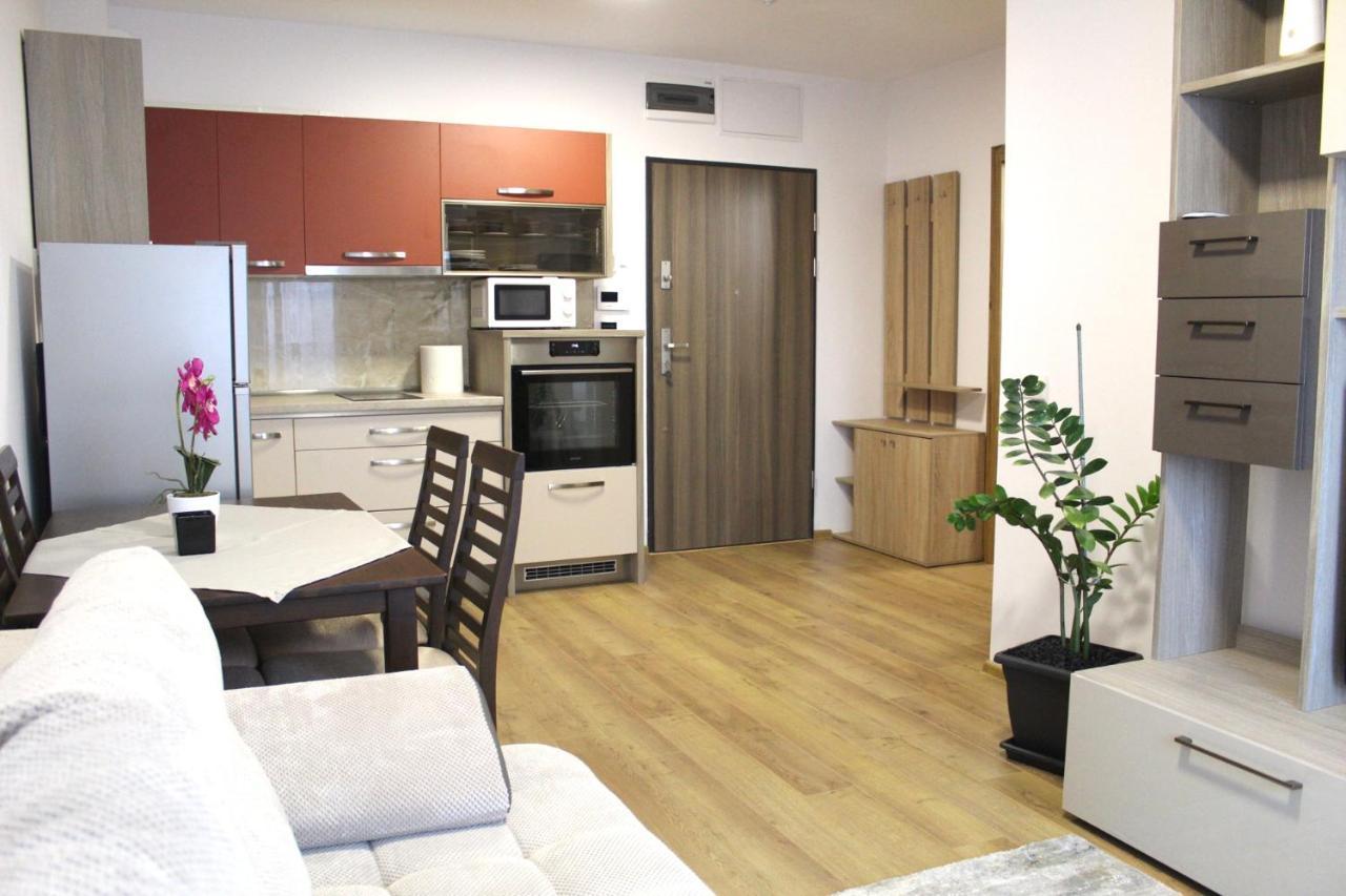 Apartman Sarah Oradea Exterior foto