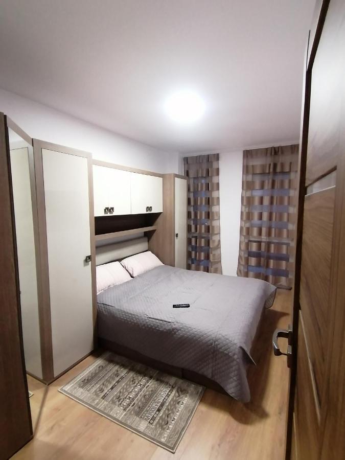 Apartman Sarah Oradea Exterior foto