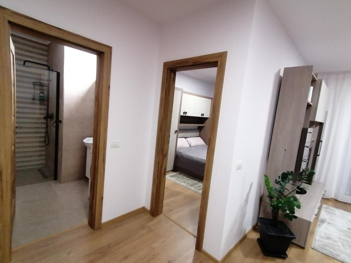 Apartman Sarah Oradea Exterior foto