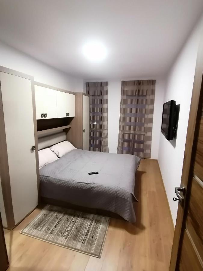 Apartman Sarah Oradea Exterior foto